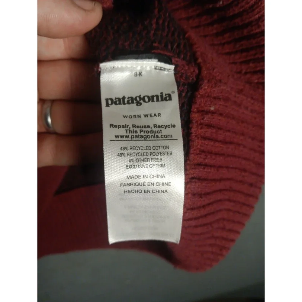 Patagonia men red